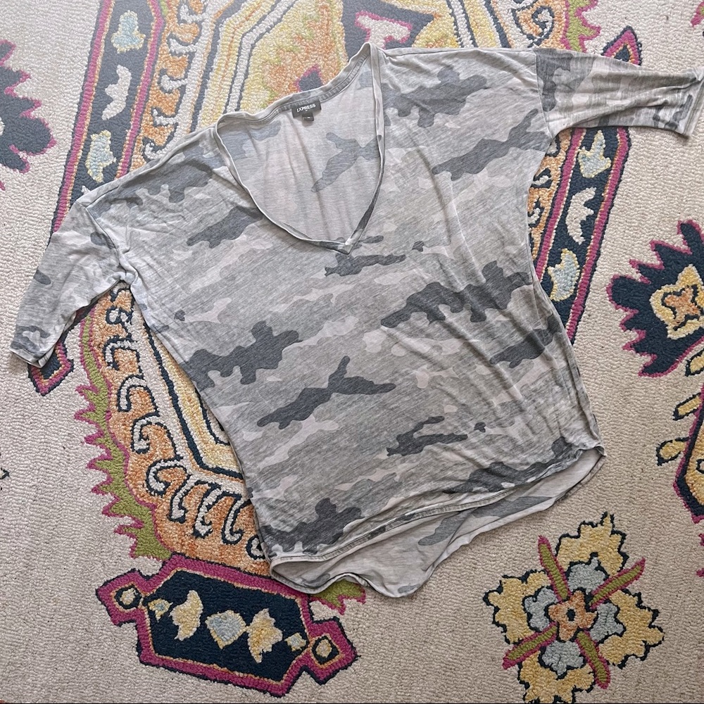 EXPRESS Camo Tee